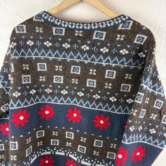 Vintage Putumayo Wool Brown Blue Patterned Cardigan with Red Flowers Fair Isle - Picture 6 of 9
